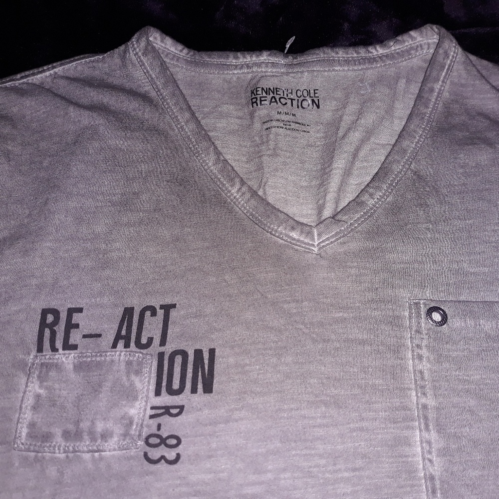 Kenneth cole mens casual tshirt XL